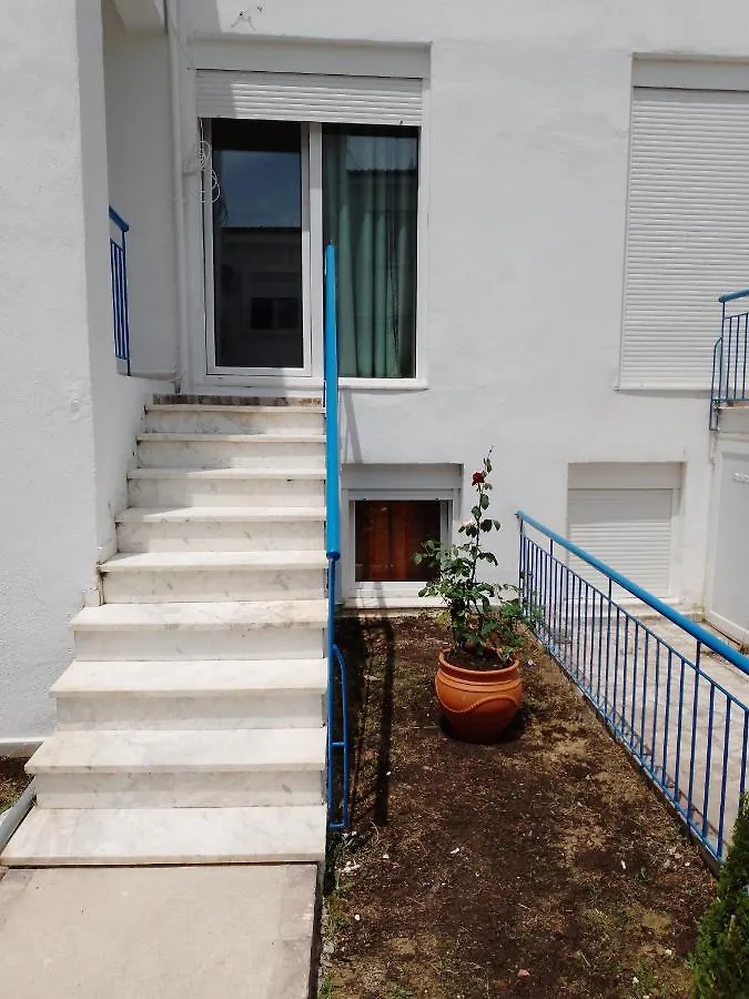 White House On The Beach Apartment Sozopoli