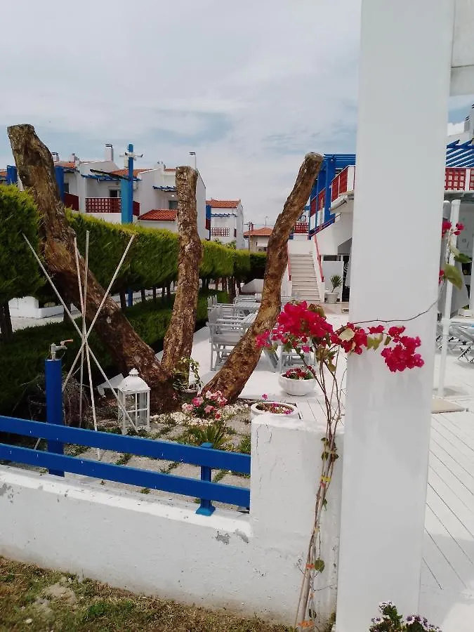 White House On The Beach Apartment Sozopoli