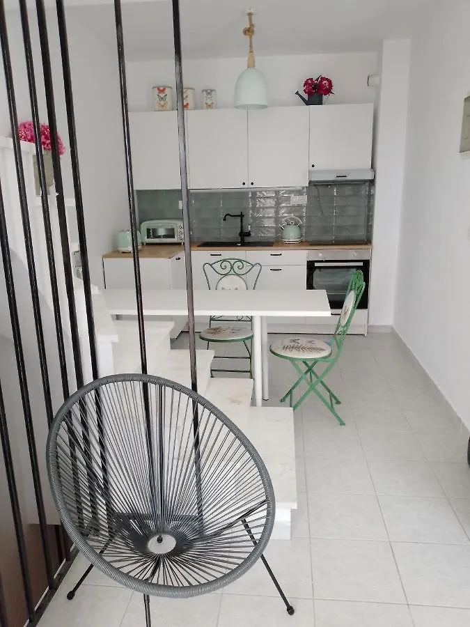 White House On The Beach Apartment Sozopoli 0*,
